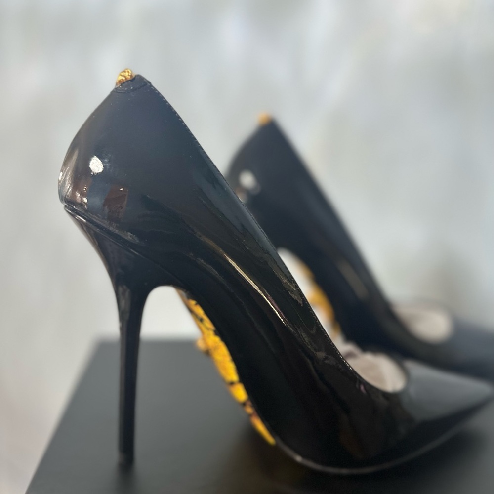 VERSACE Barocco Patent Leather Pumps (price can be negotiated)